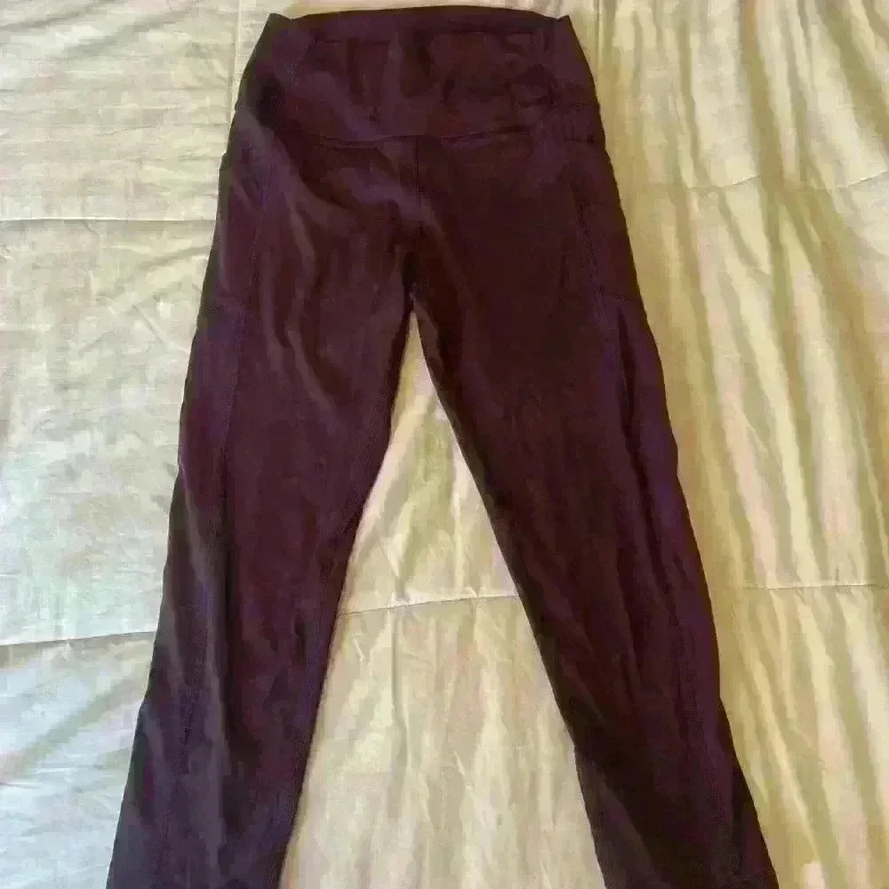 Zyia Active Cropped Capri Leggings Womens Size 6-8 Plum Stretch